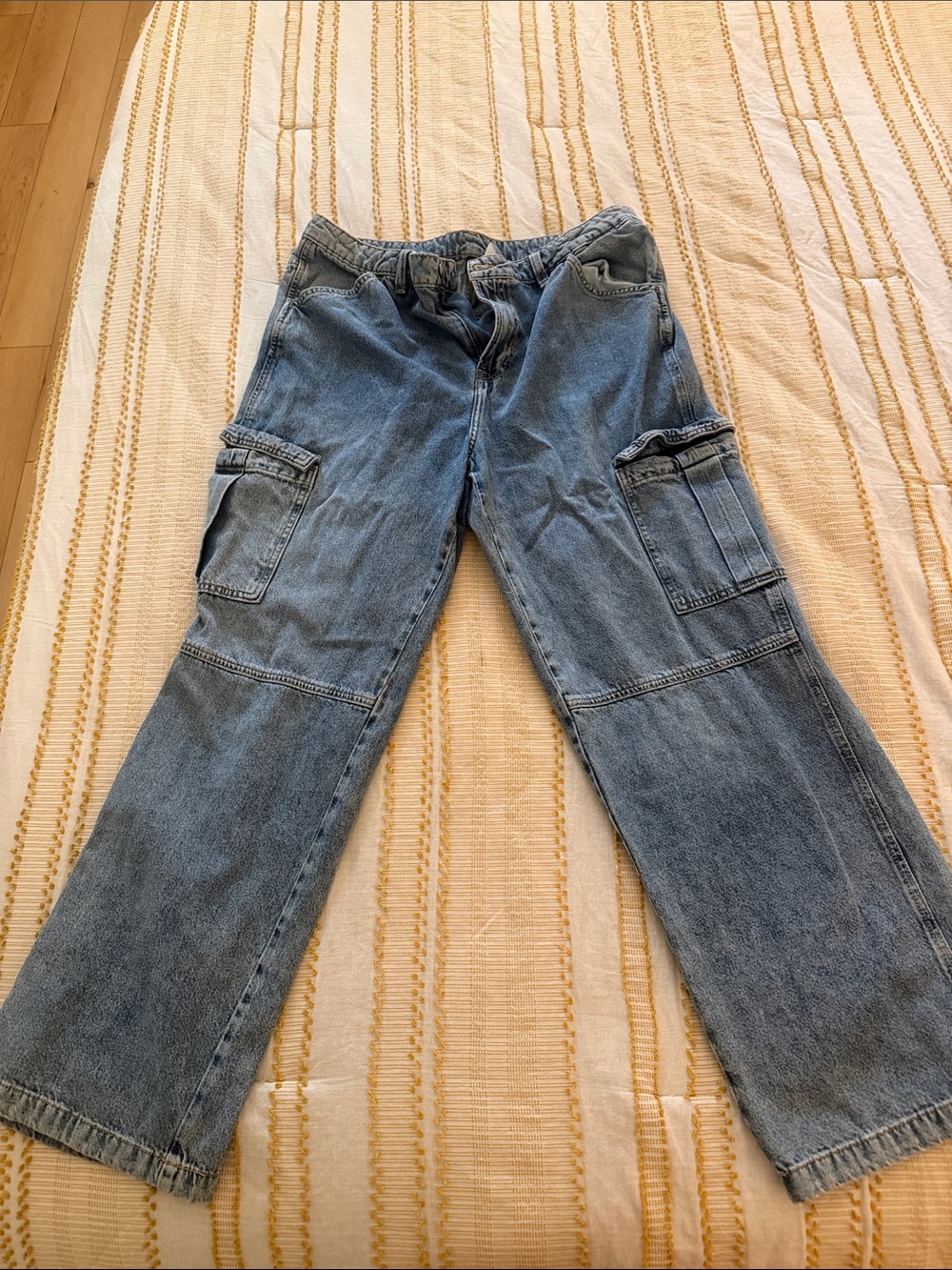 H&M women’s cargo wide leg jeans